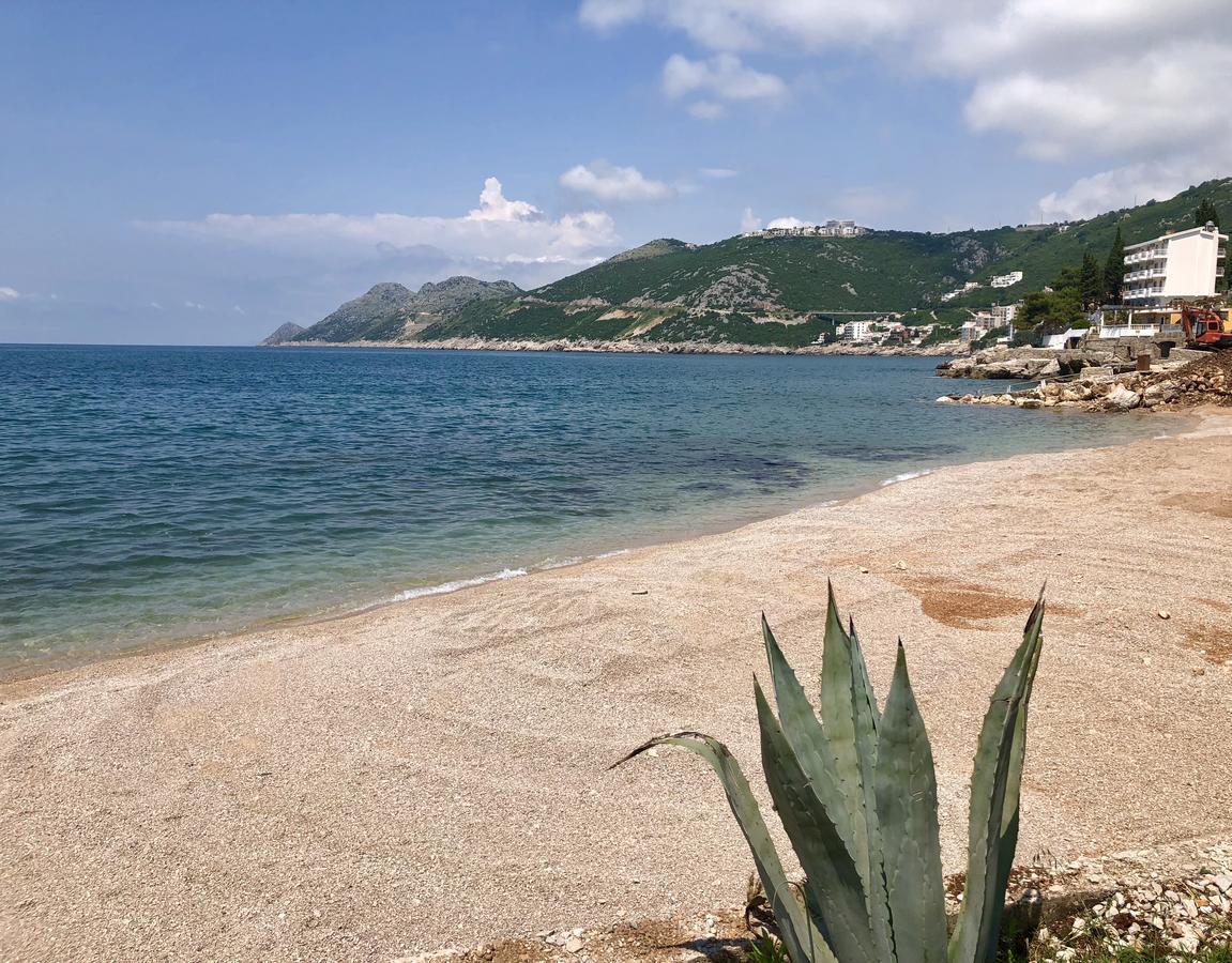 Sun&Sea Apartment Добра вода Екстериор снимка