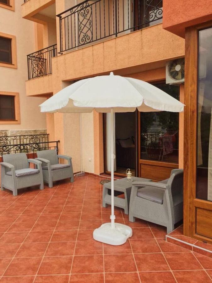 Sun&Sea Apartment Добра вода Екстериор снимка